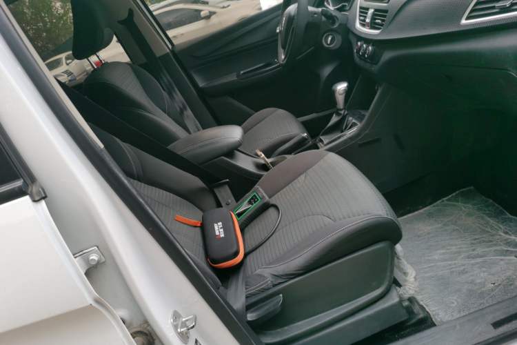 Used Baojun 730 2019 1.5T CVT Fashion Model 7 Seats China VI Emission Standard Right Front Seat