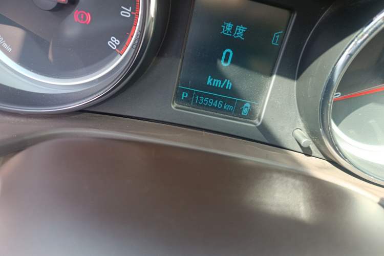 Used Buick Regal 2014 2.0L Leading Fashion Edition