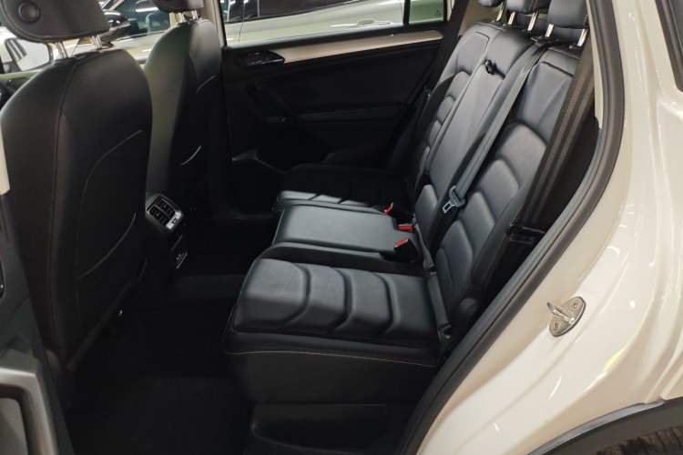 Used Volkswagen Tiguan L 2017 330TSI Automatic Two-Wheel Drive Luxury Edition
