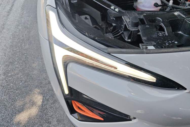 Used Hengchi 5 2022 Ultra-Luxury Edition Right Front Headlight