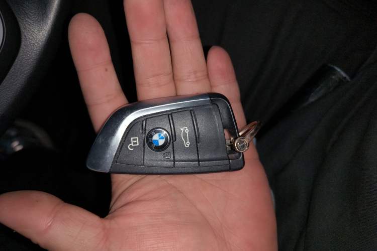 Used BMW X2 2019 sDrive20i M Sport Package China VI Emission Standard Vehicle Key