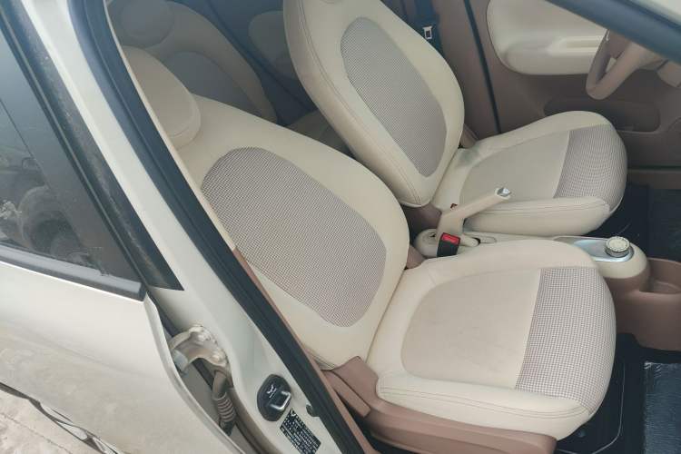 Used Wuling Hongguang MINIEV 2025 Four-Door Version Advanced Edition Right Front Seat