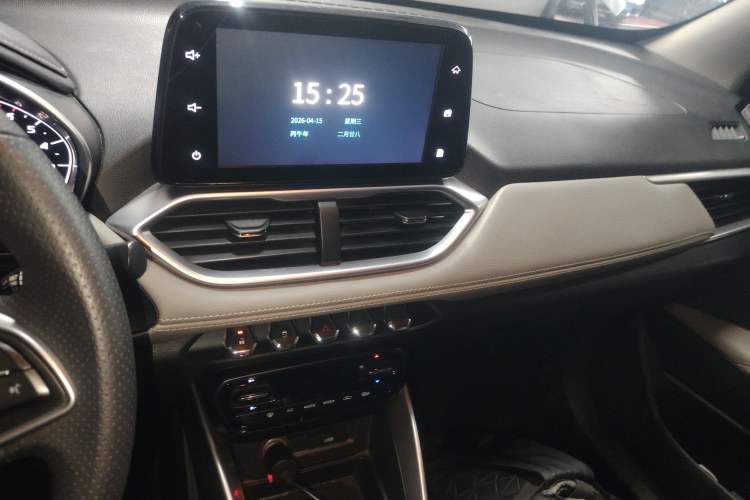 Used Baojun 510 2017 1.5L Manual Fashion Model Audio And AC Panel