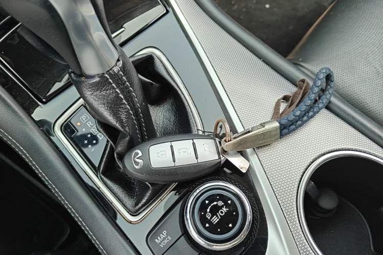 Used Infiniti Q50 2014 2.0T Luxury Edition