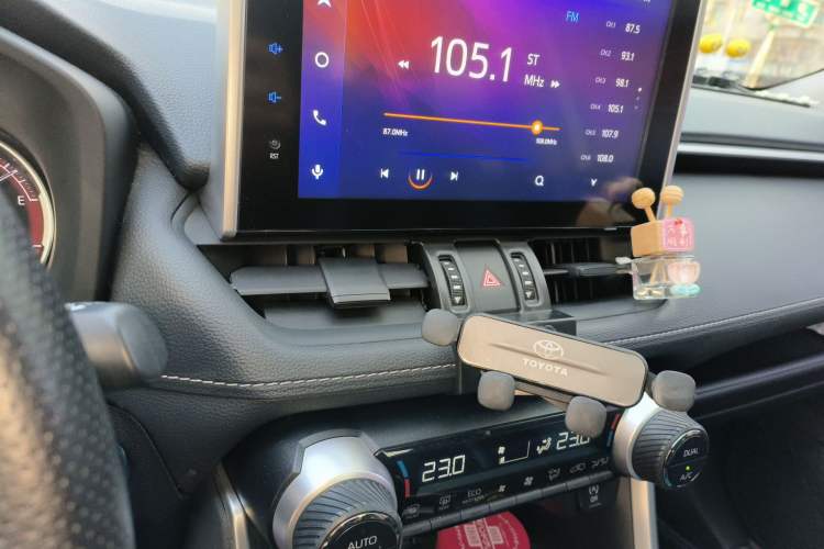 Used Toyota RAV4 2021 2.0L CVT Two-Wheel Drive Fashion Edition
