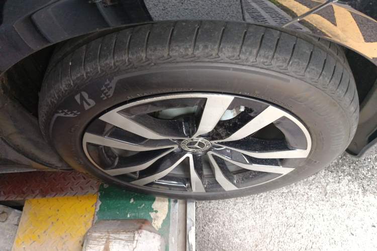 Used Mercedes-Benz S-Class 2022 S 400 L Luxury Model Right Front Wheel Hub