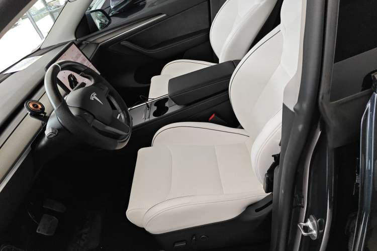 Used Tesla Model Y 2022 Performance High-Performance All-Wheel-Drive Version Left Front Seat