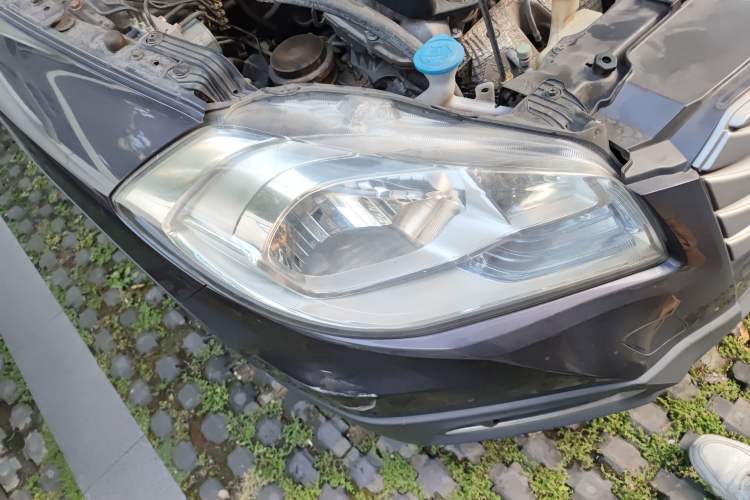 Used Suzuki S-Cross 2015 1.6L CVT Two-Wheel Drive Entry-Level Trim
