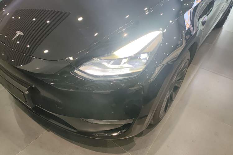 Used Tesla Model Y 2022 Long-Range All-Wheel-Drive Version