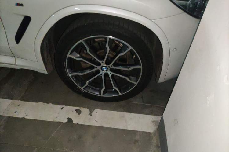 Used BMW X3 2020 xDrive30i Luxury Model with M Sport Package Right Front Wheel Hub