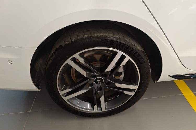 Used Audi A4L 2022 40 TFSI Luxury Dynamic Model