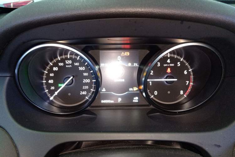 Used Land Rover Discovery Sport 2017 2.0T SE Instrument Cluster