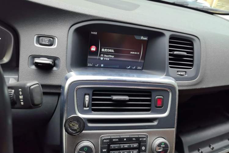 Used Volvo S60 2015 S60L 2.0T Zhiyuan Edition Audio And AC Panel