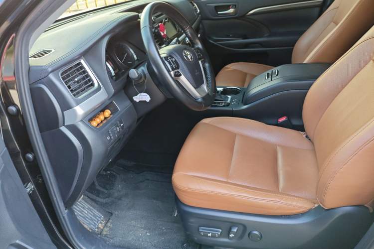 Used Toyota Highlander 2018 2.0T Four-Wheel Drive Luxury Version 7 Seats China VI Standard