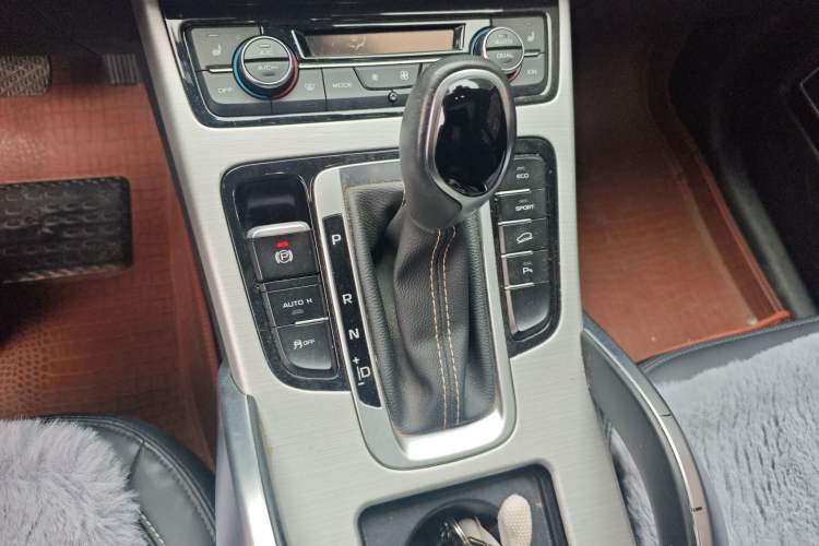 Used Geely Auto Emgrand X7 Sport 2016 1.8TD Automatic ZhiZun Version