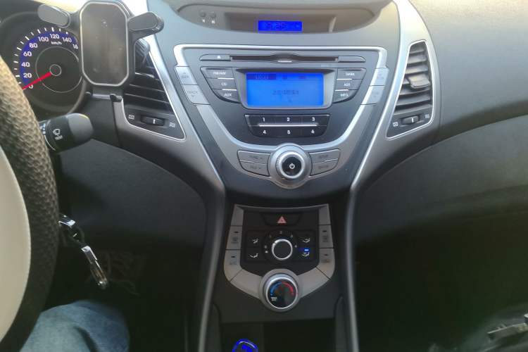 Used Hyundai Elantra (5th Generation / Langdong) 2015 1.6L Manual Fashion Edition