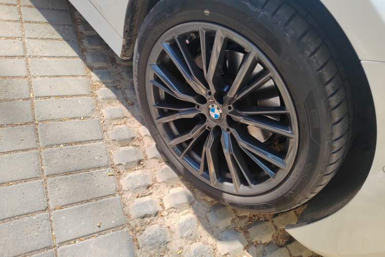 Used BMW 3 Series 2022 325Li M Sport Night Edition Package Right Front Wheel Hub