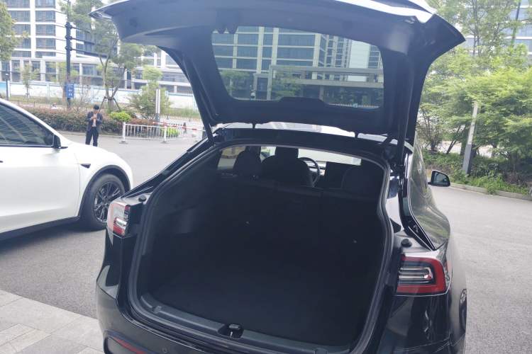 Used Tesla Model Y 2022 Rear-Wheel-Drive Version
