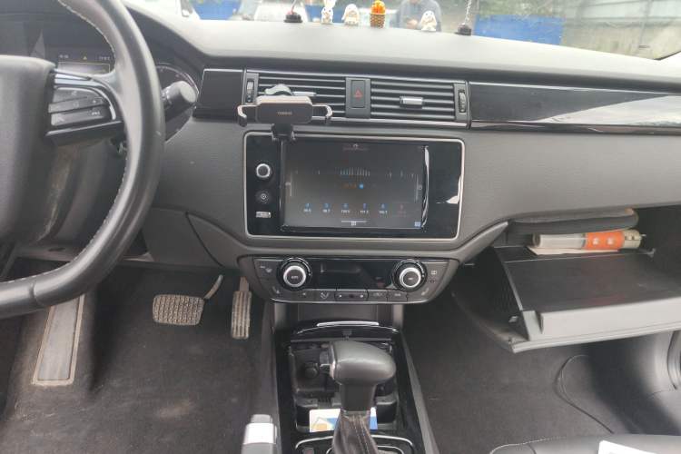 Used Qoros 3 2016 Sedan 1.6T Automatic ZhiZhen Model