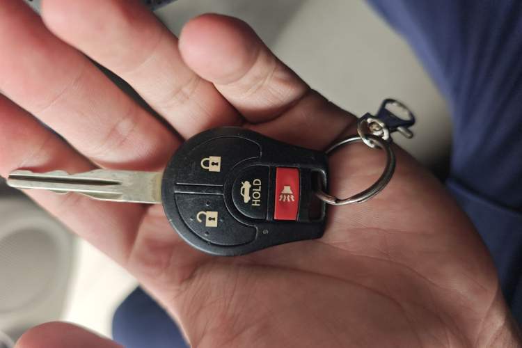 Used Nissan Sunny 2011 1.5XE CVT Comfort Edition Vehicle Key