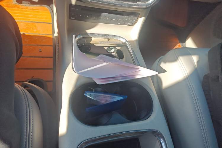 Used Chrysler Grand Voyager 2013 3.6L Luxury Edition Gear Lever