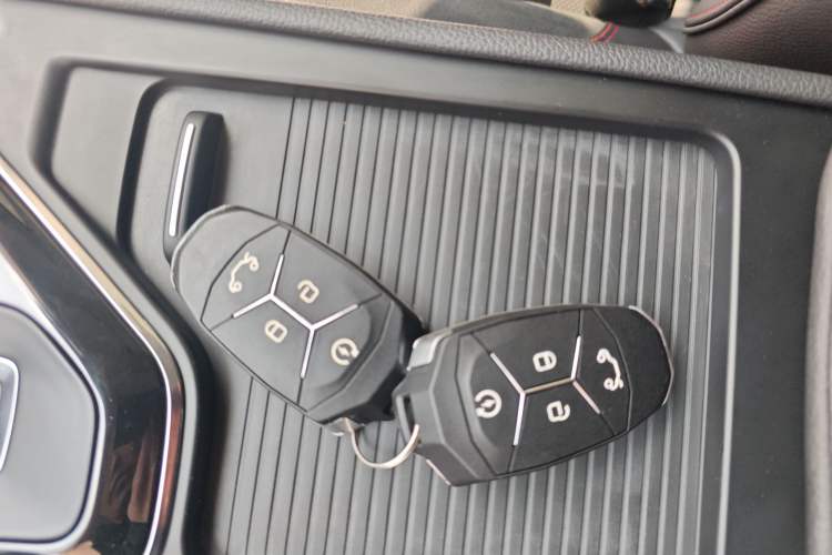 Used Lynk & Co 02 2018 1.5T DCT Two-Wheel Drive Pro Version China V Emission Standard Vehicle Key