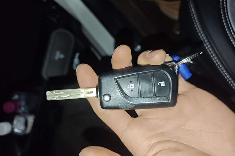 Used Toyota RAV4 2015 2.0L CVT Two-Wheel Drive Fashion Edition