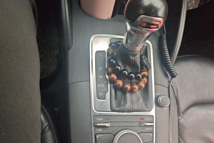 Used Audi A3 2015 Limousine 35 TFSI Millionth Anniversary Comfort Model Gear Lever