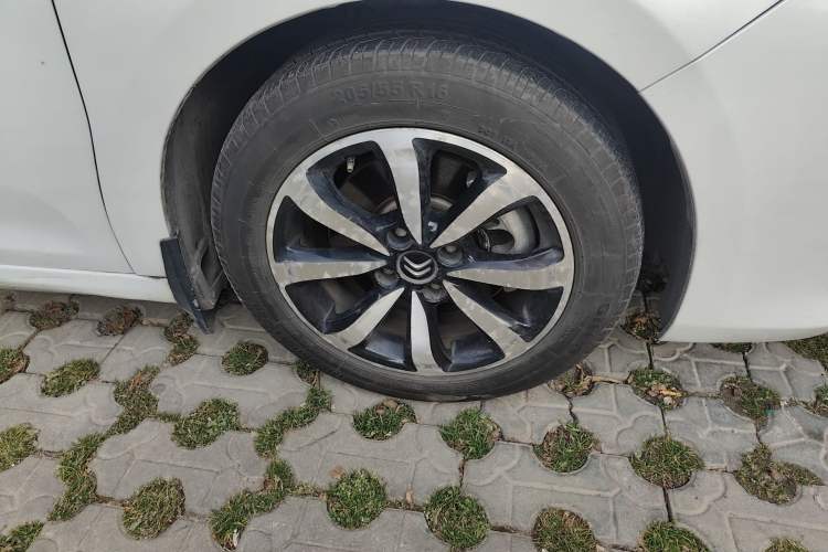 Used Citroen C4 Sega 2016 1.6L Automatic Luxury Model Right Front Wheel Hub