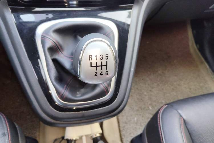 Used Haval H6 2015 Upgraded Model 1.5T Manual Two-Wheel Drive Elite Version