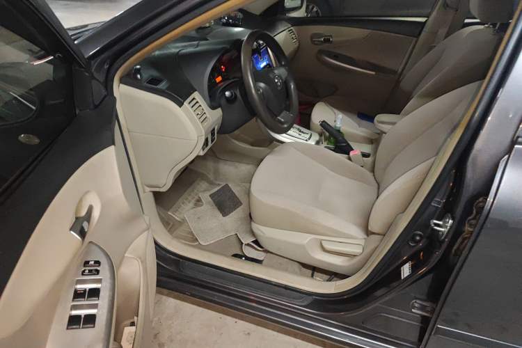 Used Toyota Corolla 2011 1.6L Automatic GL Sunroof Version