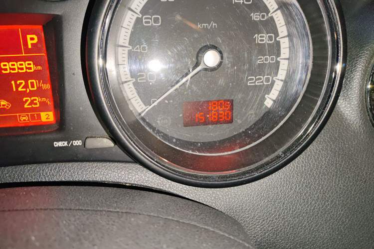 Used Peugeot 408 2011 2.0L Automatic Comfort Edition
