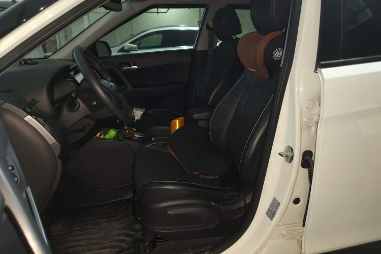 Used Hyundai ix25 2015 1.6L Automatic Two-Wheel Drive Smart GLS Trim Left Front Seat