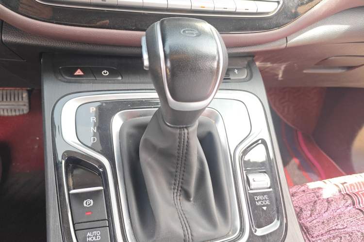 Used GAC Trumpchi M6 2021 PRO 270T Automatic Luxury Edition Gear Lever