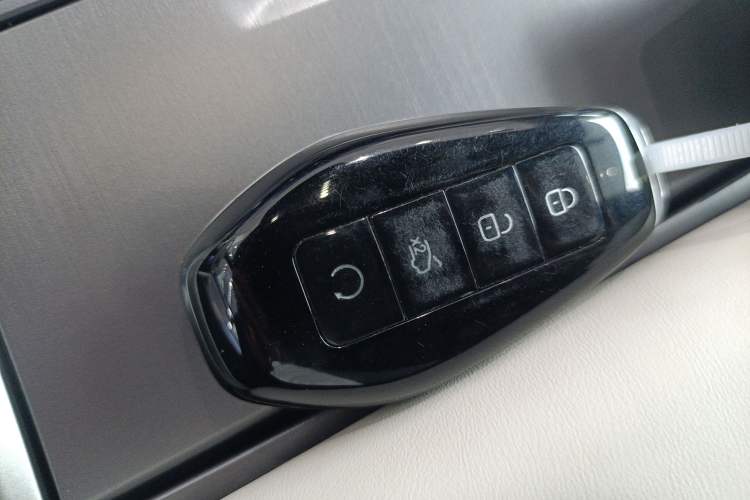 Used Denza Z9 2024 1100 km All-Wheel-Drive Ultra Version
