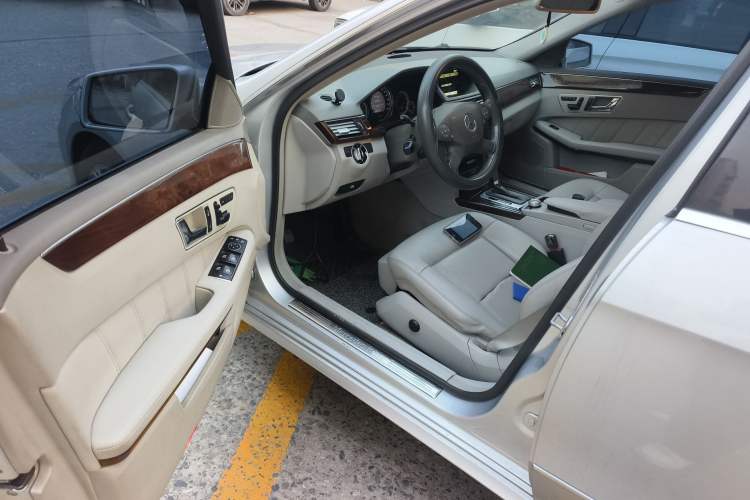 Used Mercedes-Benz E-Class 2011 E 200 L CGI Elegant Model
