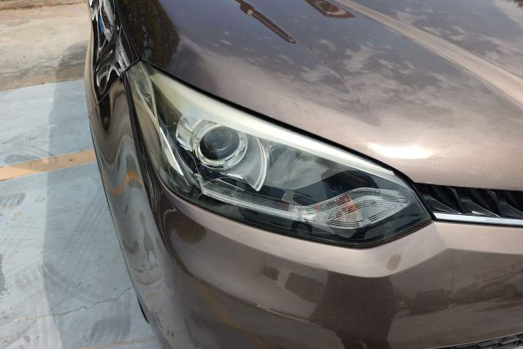 Used MG GS 2015 1.5TGI TST Luxury Edition Right Front Headlight