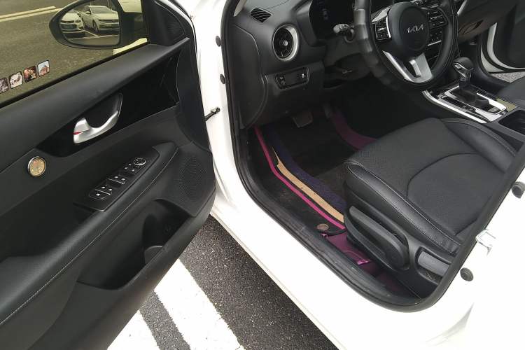 Used Kia K3 2021 1.5L CVT Fashion Edition Driver Seat