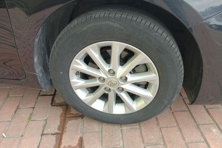 Used Toyota Camry 2015 2.0G Premier Edition Right Front Wheel Hub