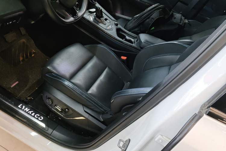 Used Lynk & Co 05 EM-P 2021 1.5TD PHEV HALO Left Front Seat