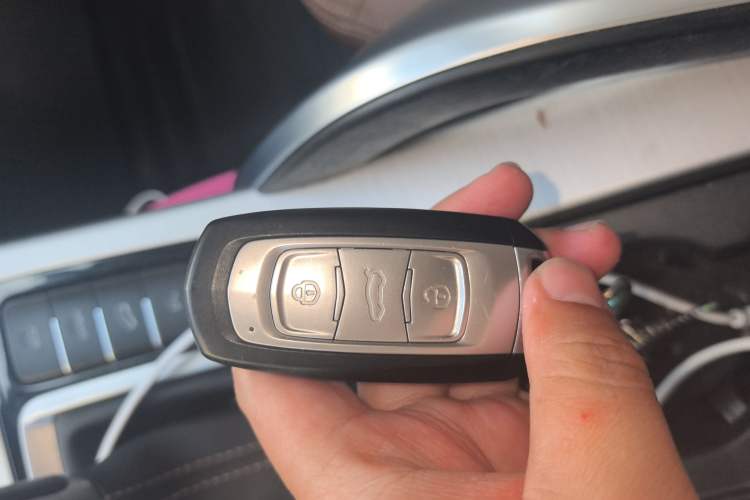 Used Geely Auto Emgrand X7 Sport 2016 1.8TD Automatic All-Wheel-Drive ZhiZun Edition