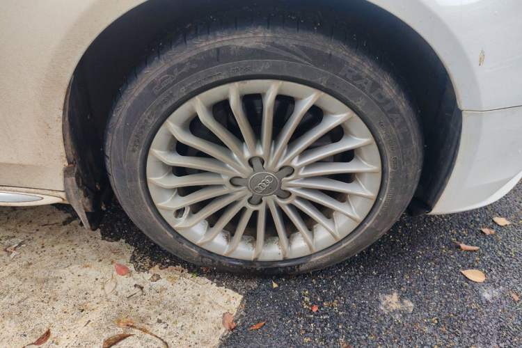 Used Audi A4L 2016 35 TFSI Collector's Edition Automatic Standard Model Right Front Wheel Hub