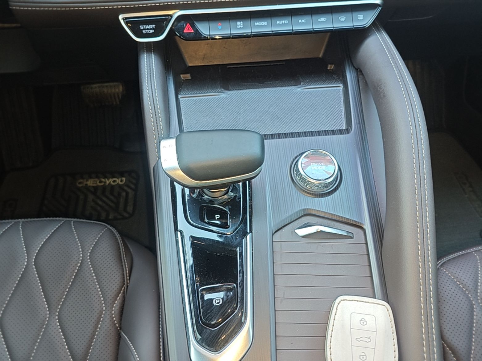 Geely Auto Monjaro L 2025 2.0TD Automatic Xingyun Version — снимка 16