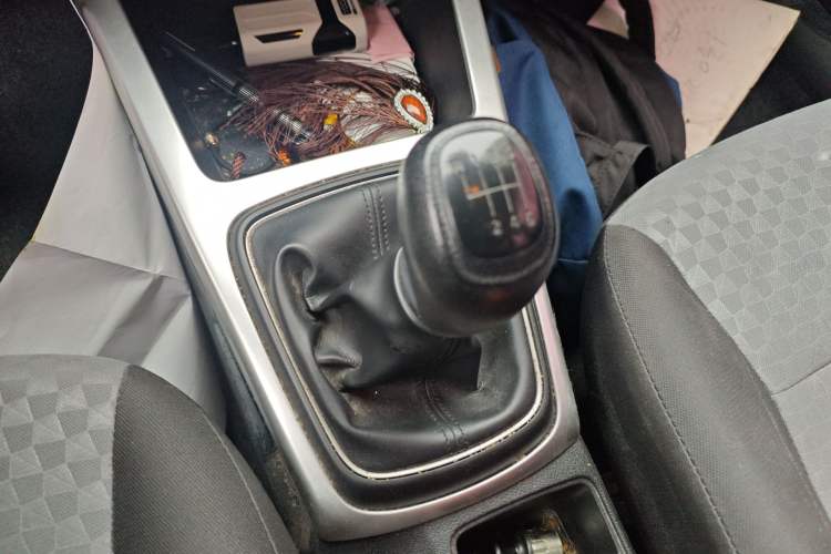 Used Kia K2 2017 Sedan 1.4L Manual Transmission GLS Gear Lever