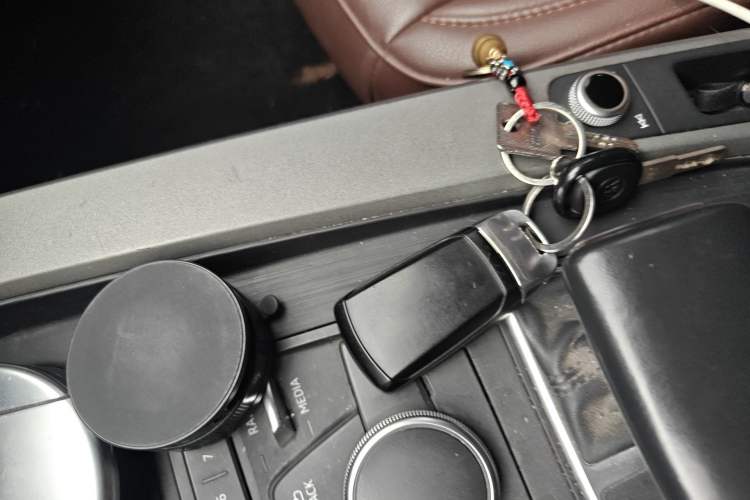 Used Audi A4L 2018 30th Anniversary Edition 40 TFSI Trendy Model Vehicle Key