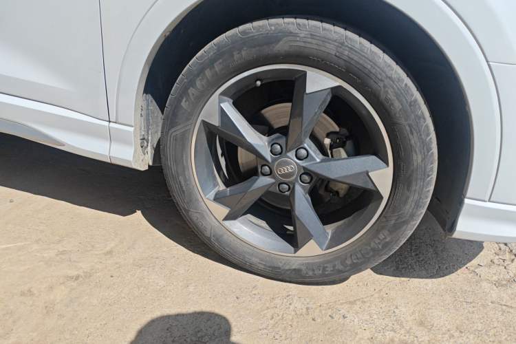 Used Audi Q3 2020 35 TFSI Ambition Dynamic Edition Right Front Wheel Hub