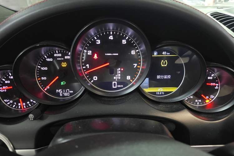 Used Porsche Cayenne 2011 Cayenne 3.0T Instrument Cluster