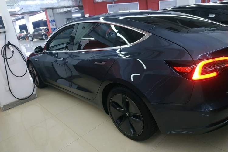 Used Tesla Model 3 (Import) 2019 Long-Range Rear-Wheel-Drive Version