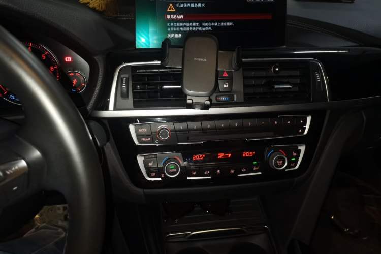 Used BMW 3 Series GT 2019 320i M Sport Package Audio And AC Panel