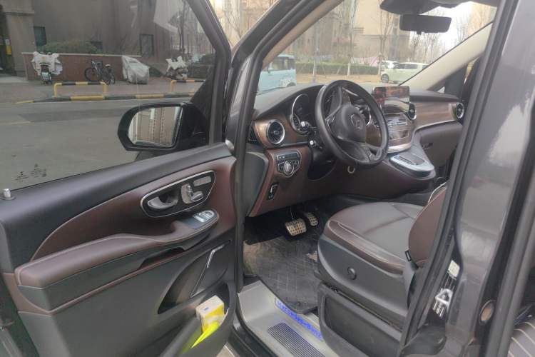 Used Mercedes-Benz V-Class 2021 V 260 L Long-wheelbase Luxury Edition